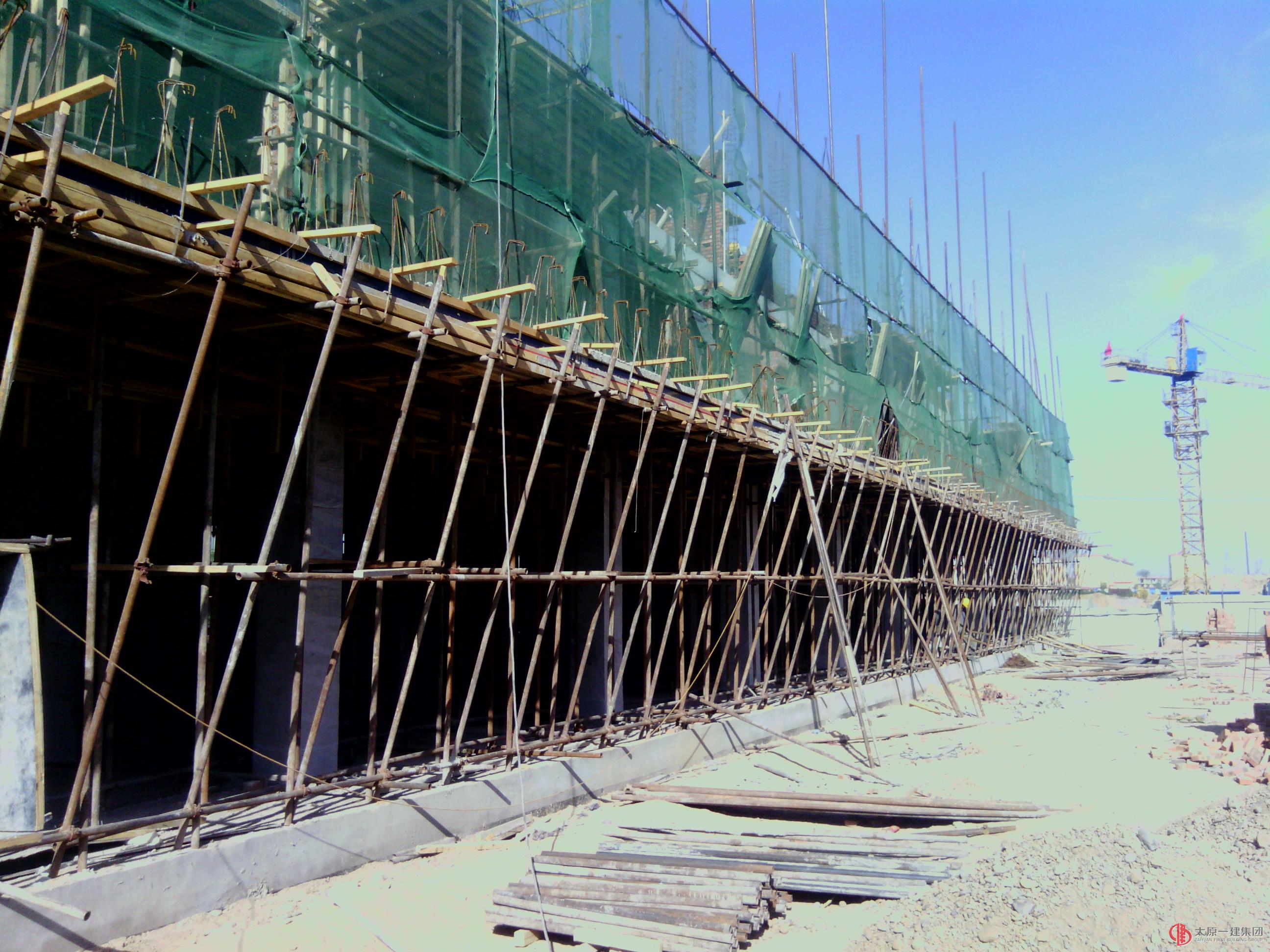 集團(tuán)公司對(duì)七分公司河曲項(xiàng)目工地進(jìn)行檢查