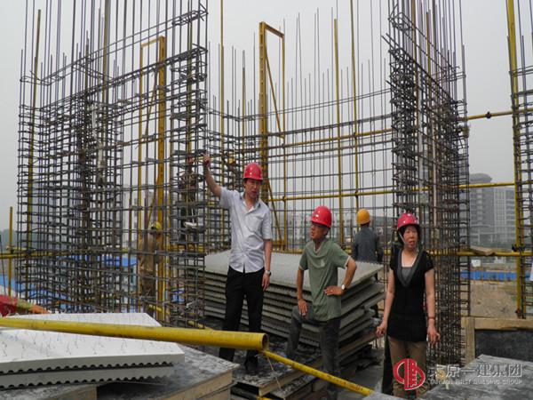 集團公司技術委員會對二分公司山西大醫(yī)院專家住宅小區(qū)項目進行施工組織設計評審論證