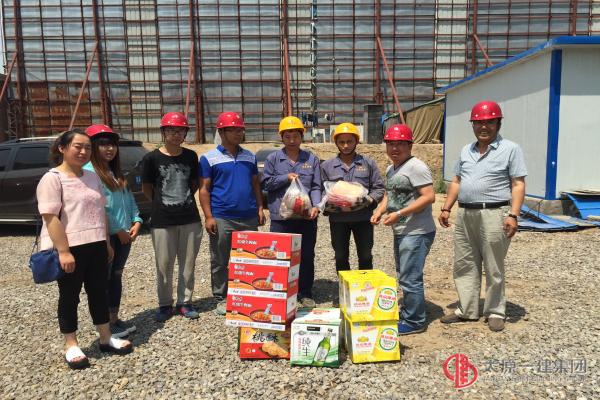 二分公司炎炎夏日送清涼　絲絲關(guān)愛(ài)暖人心