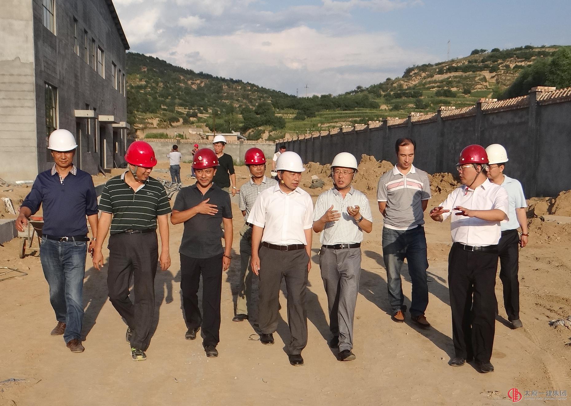 呂梁市人大領(lǐng)導(dǎo)視察直屬三分公司橫泉水廠(chǎng)項(xiàng)目