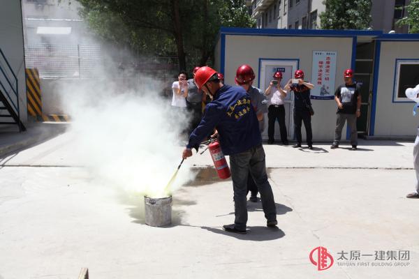 項目工程管理處山西省心血管病門急診綜合樓項目舉行應(yīng)急救援演練
